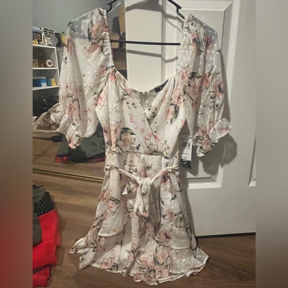 Trixxi White Floral Faux Wrap Dress - Size Large